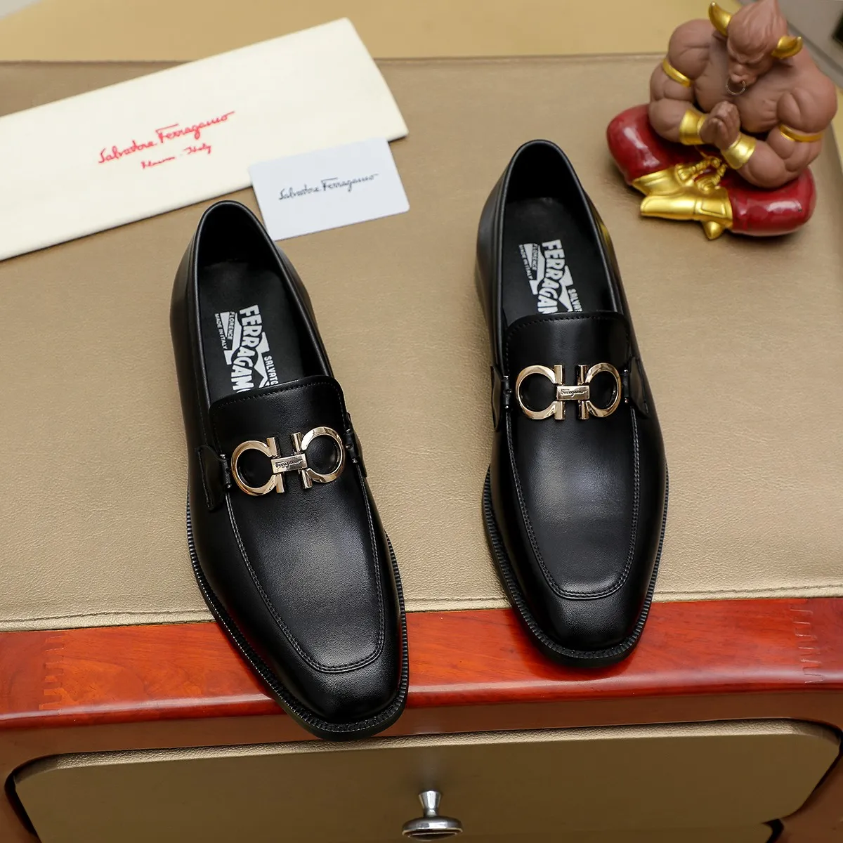 Men's shoes💰420🔥Ferragamo new men's formal shoes🇨🇳Official website original 1:1 mold opening, original quality💯Fine workmanship, high-end luxury shoes☘ The surface is made of imported Italian first-layer cowhide🌴🐑Leather lining🍓Rubber wear-resistant and non-slip outsole, breathable and comfortable to wear🍍The first choice for high-grade men, size 39-45 (38.46. Can be customized)
